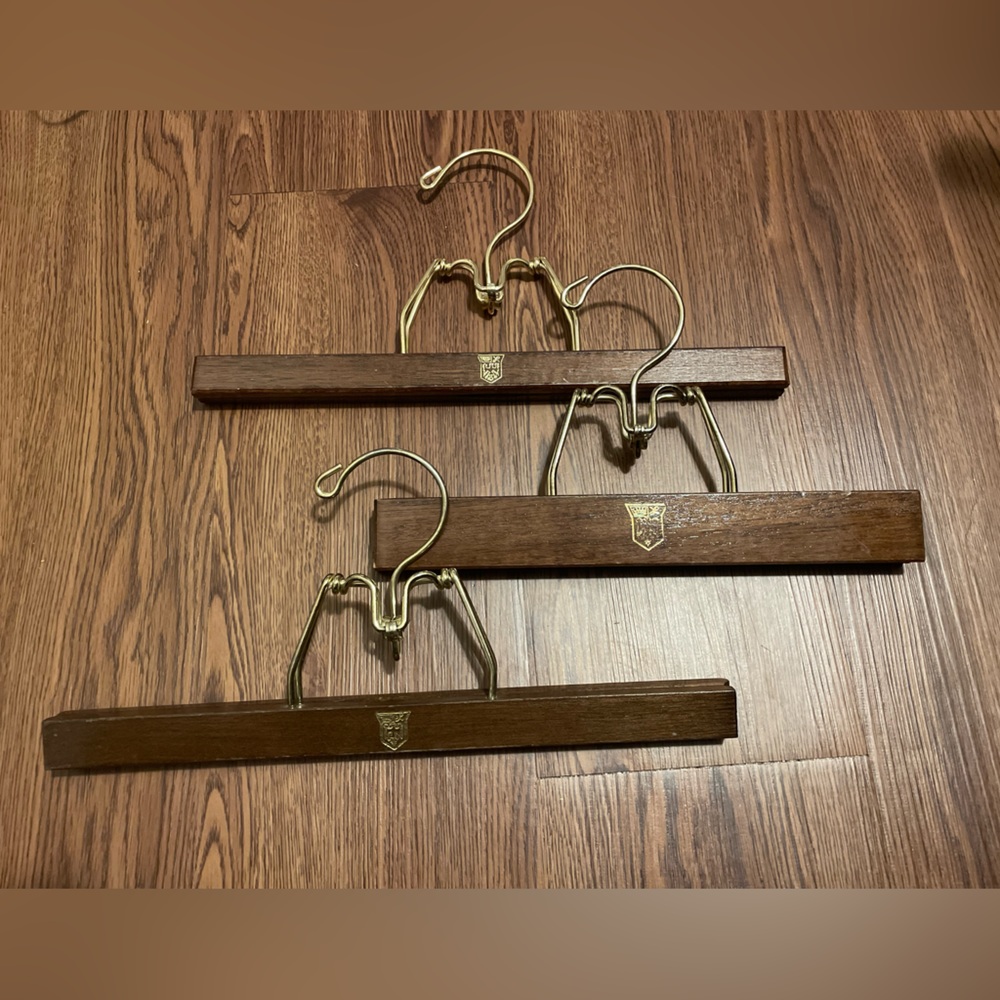 4 vintage designer hangers